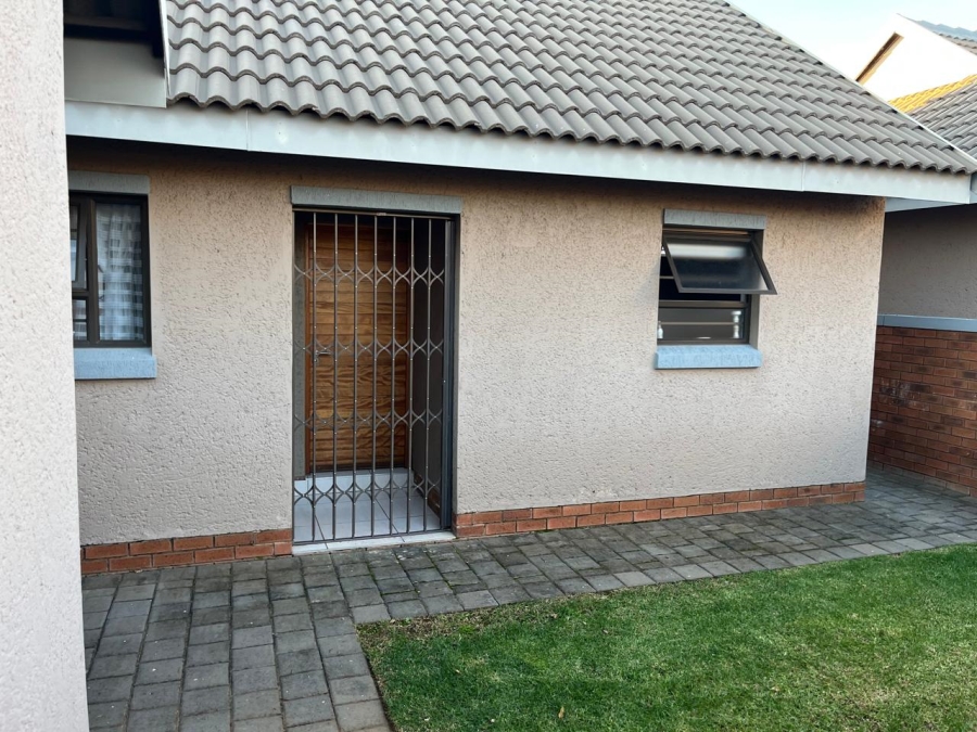To Let 2 Bedroom Property for Rent in Heuwelsig Free State
